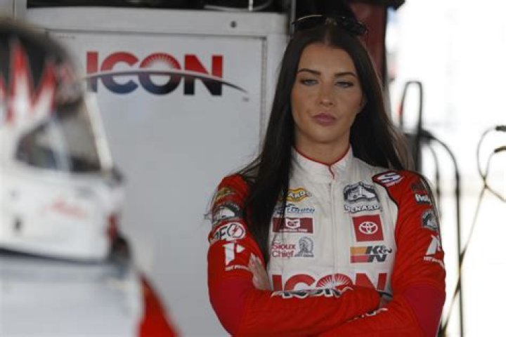Amber Balcaen Biography Wiki, Net Worth, Family, Married, Husband
