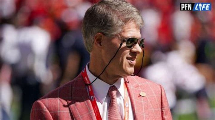 Clark Hunt Net Worth Who is Clark Hunt? How Rich Is Clark Hunt?