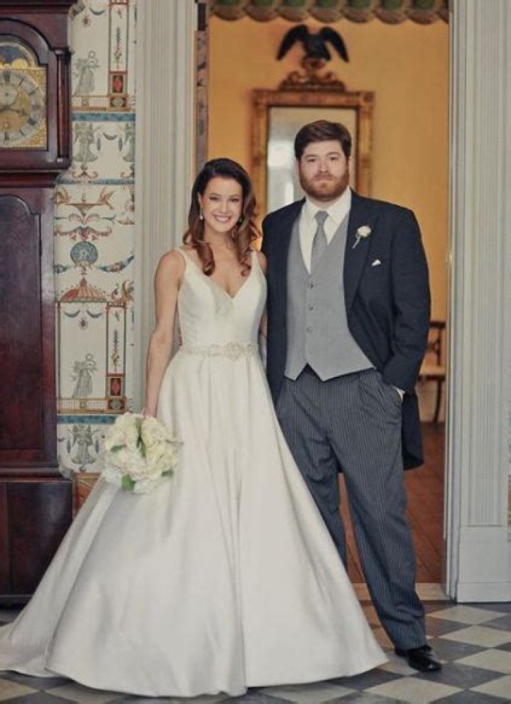 How rich is CBS3 Alexandria Hoff? Bio: Relationship, Wedding