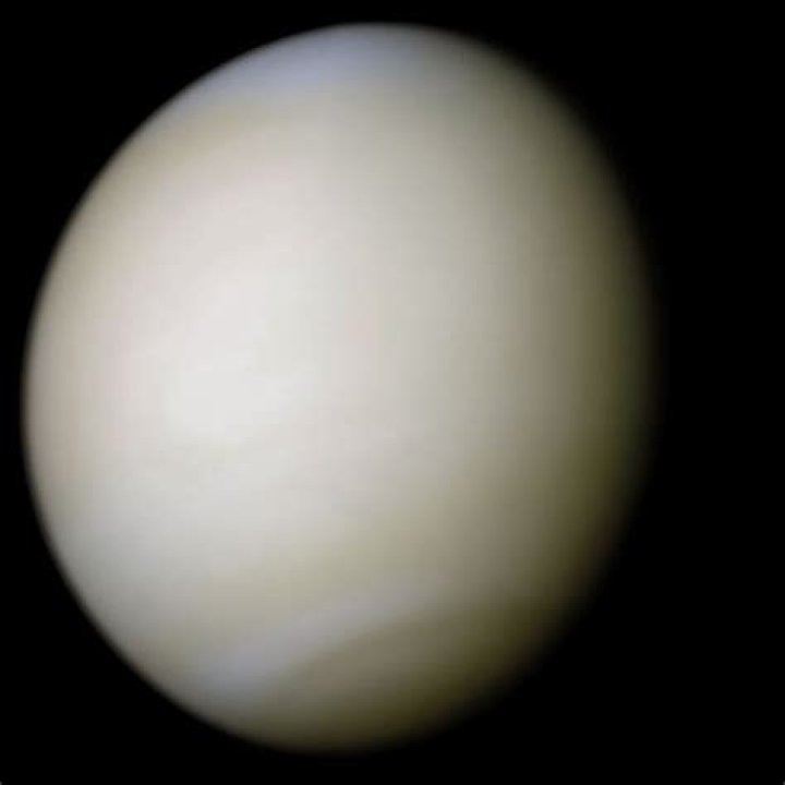 Observa el planeta más brillante, ahora aún más brillante