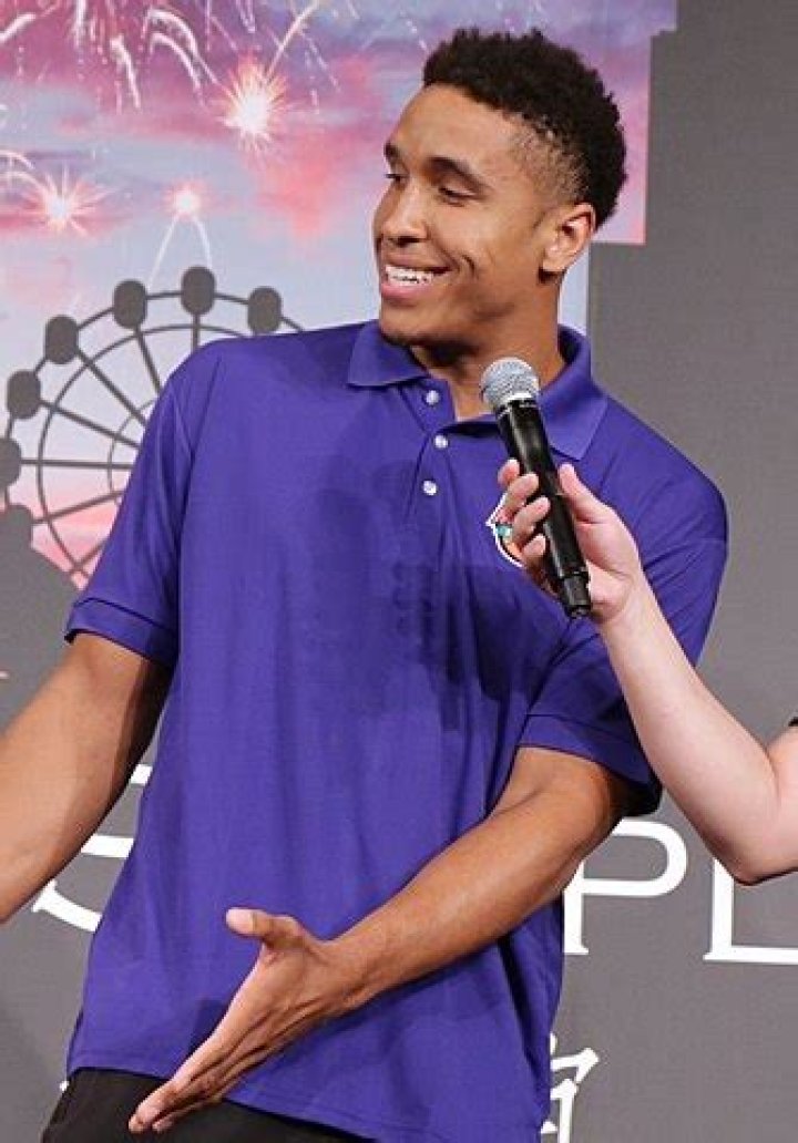 Salary, Income, Net Worth: Malcolm Brogdon - 2024