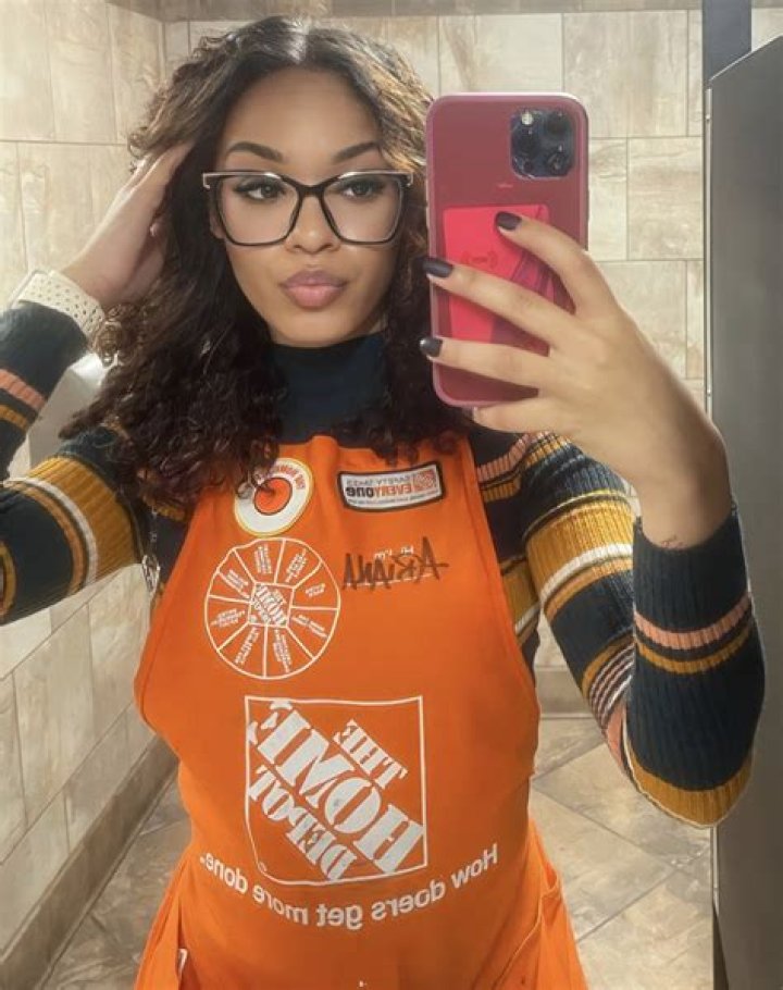 Watch Shaq Home Depot Girl Viral Video On Social
