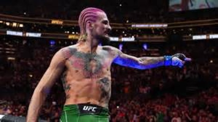 What is Sean O Malley's Walk-Around Weight?