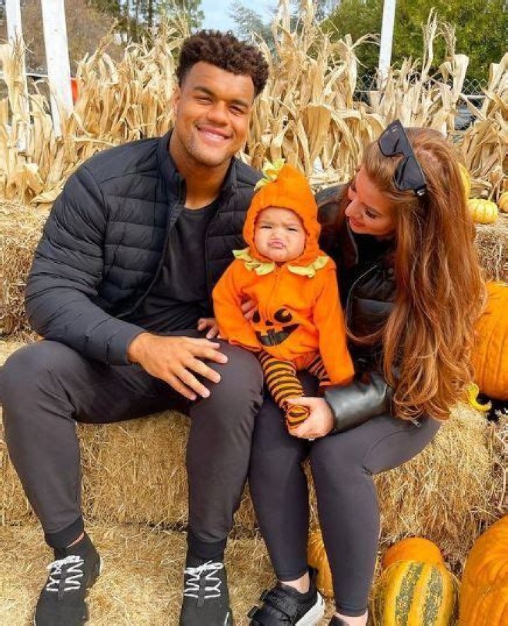 who is Arik Armstead’s wife Mindy Harwood? Biography, height, wiki, children